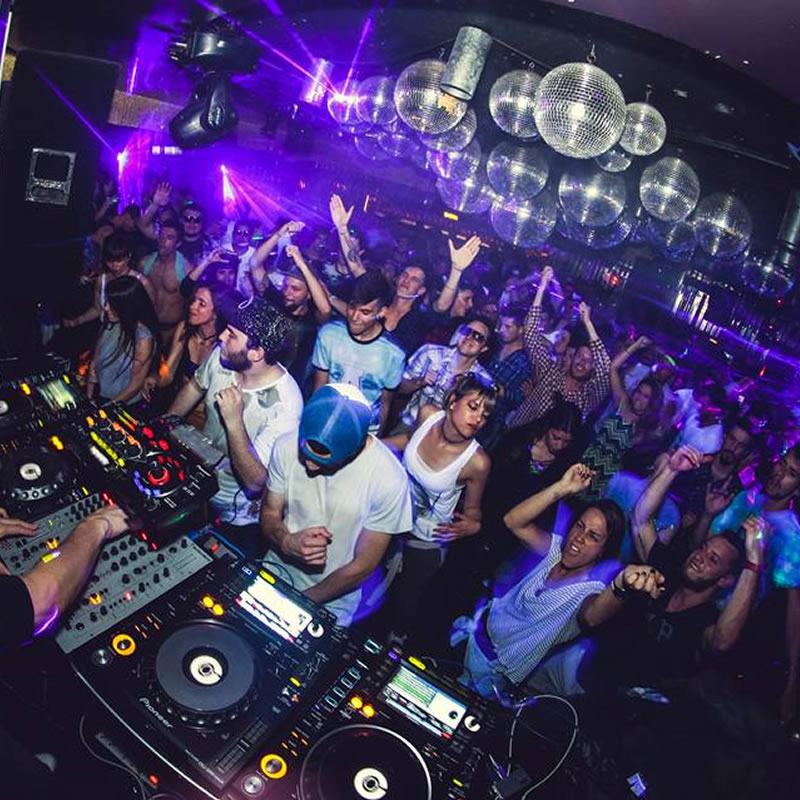 Noche de electrónica en Uruguay
